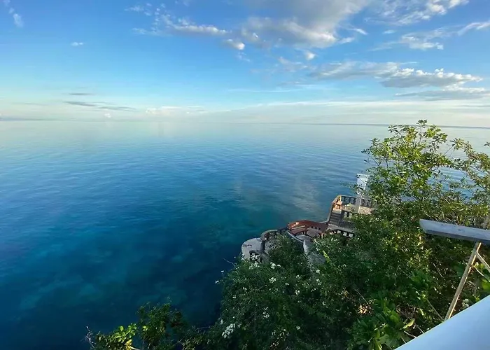 Hotel Azure Camotes 4*